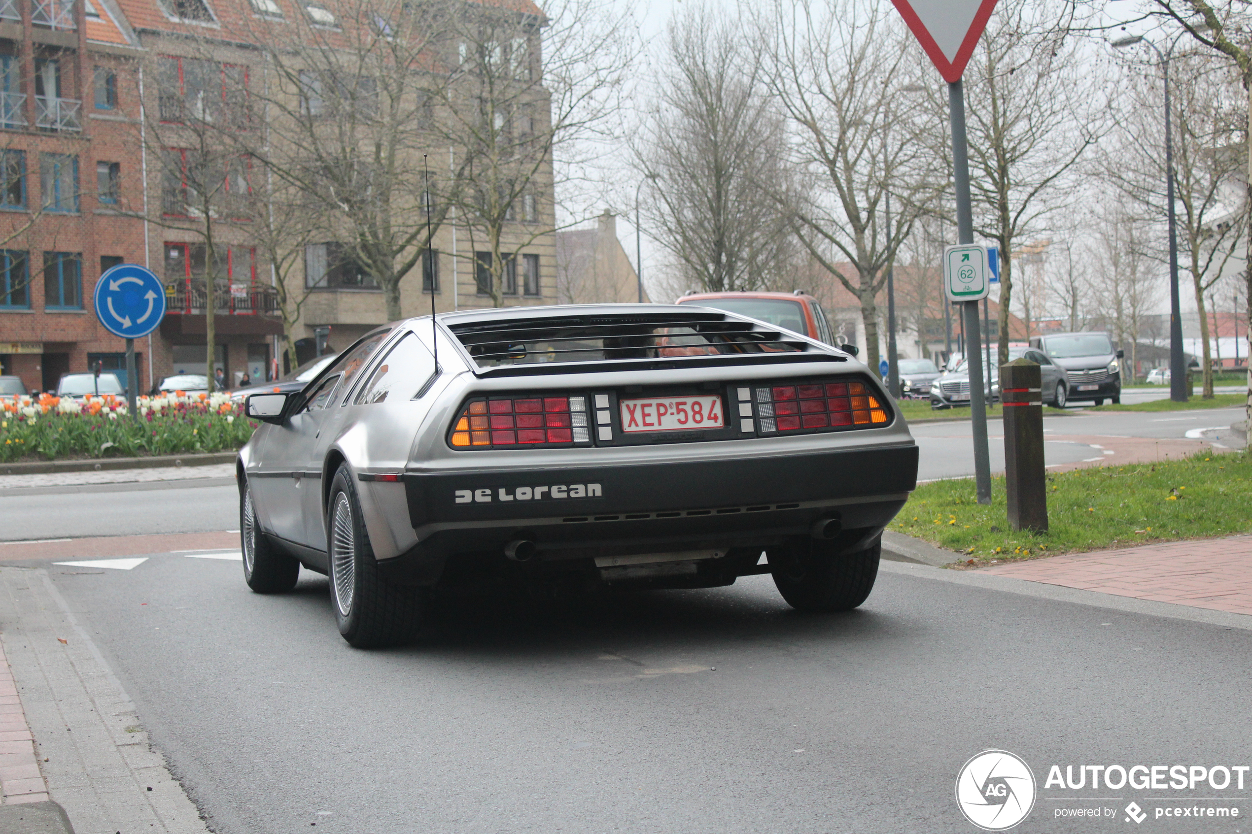 DeLorean DMC-12