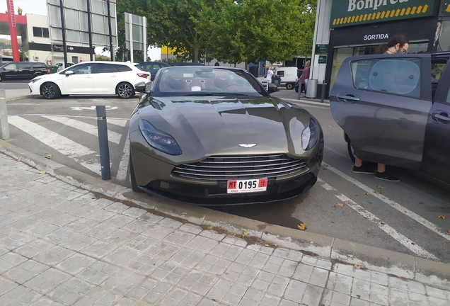 Aston Martin DB11 V8 Volante