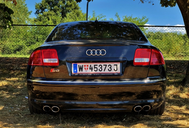 Audi S8 D3