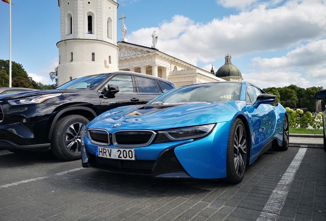 BMW i8