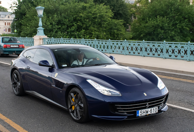 Ferrari GTC4Lusso T