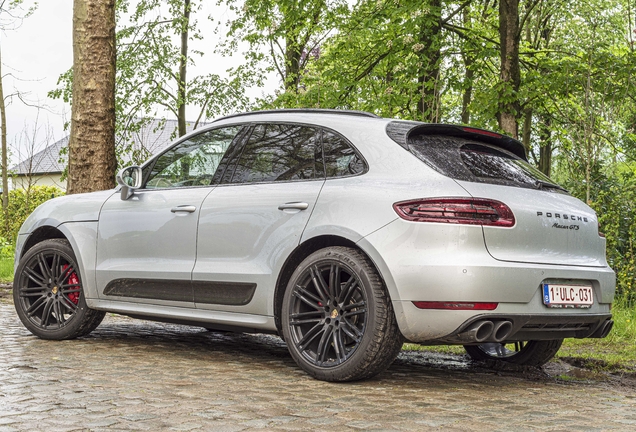 Porsche 95B Macan GTS