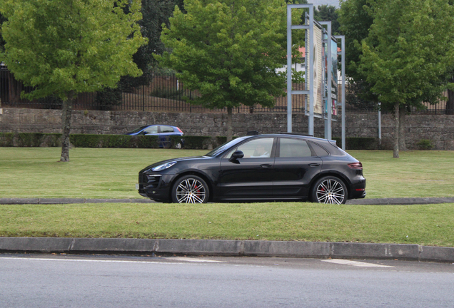 Porsche 95B Macan GTS