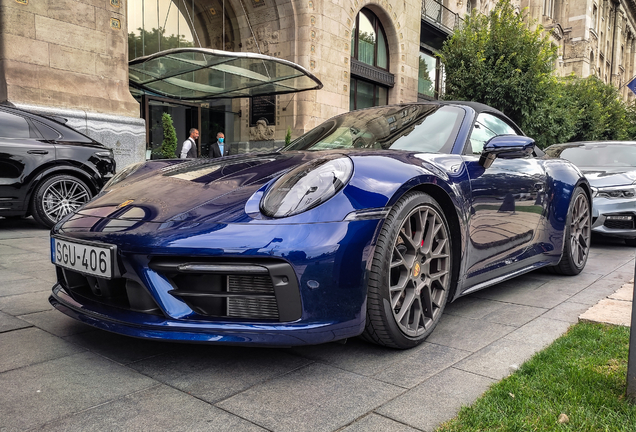 Porsche 992 Carrera 4S Cabriolet