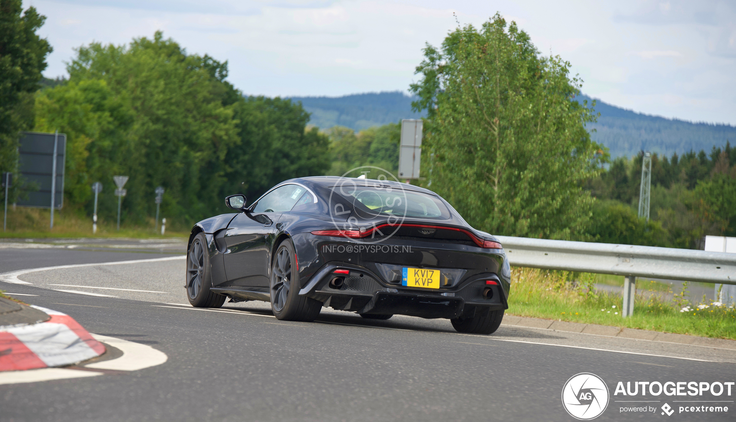 Aston Martin V8 Vantage 2018