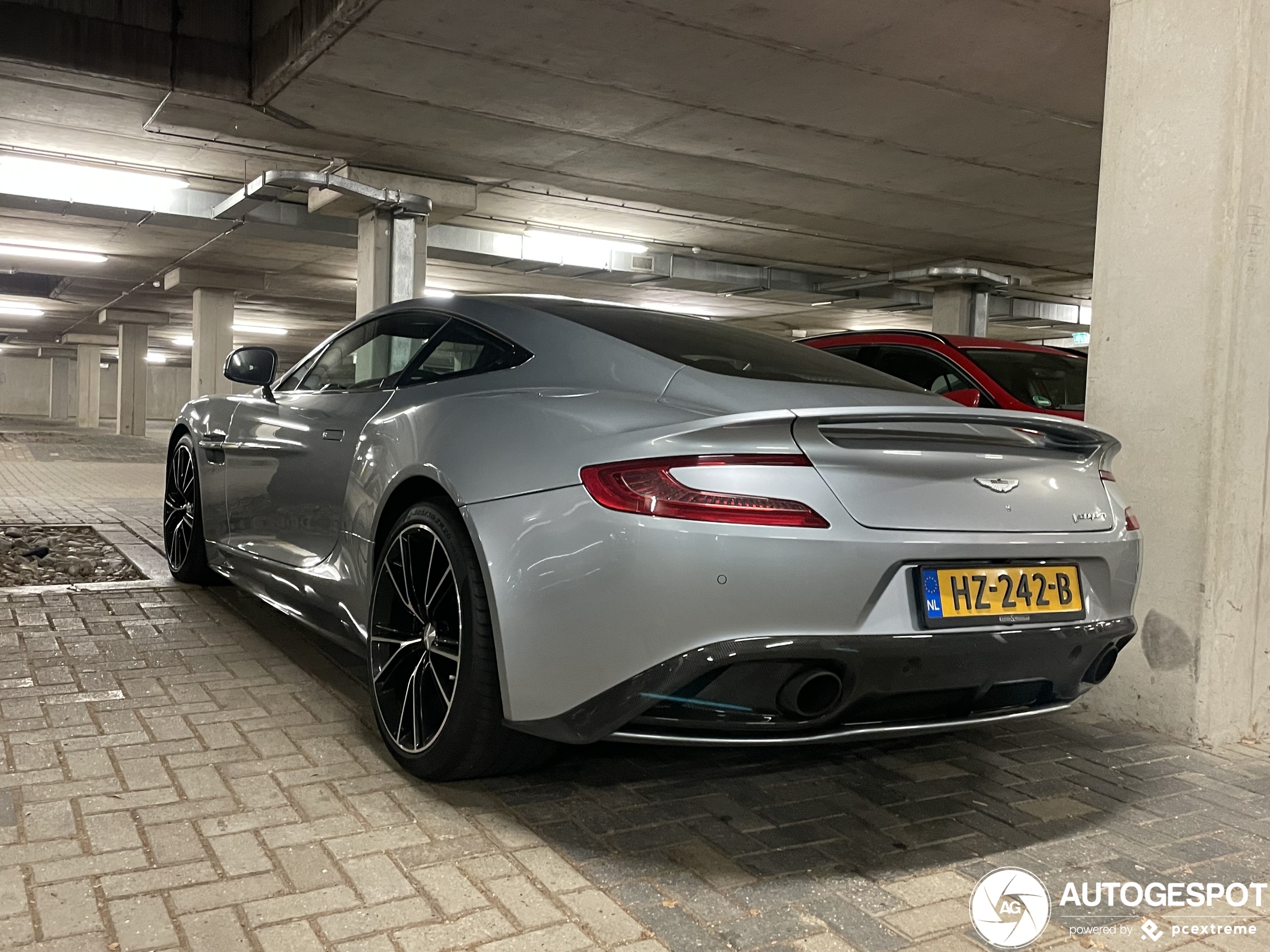 Aston Martin Vanquish 2013