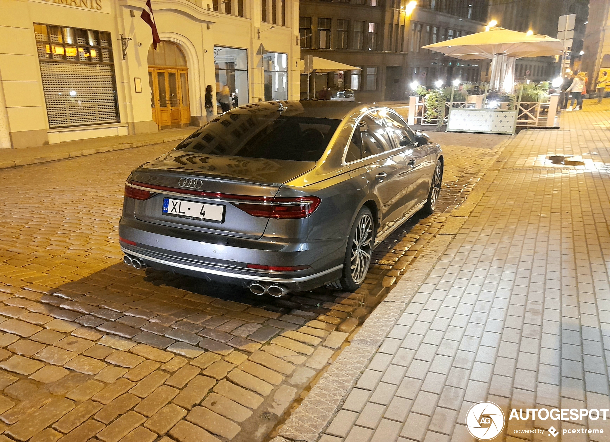 Audi S8 D5