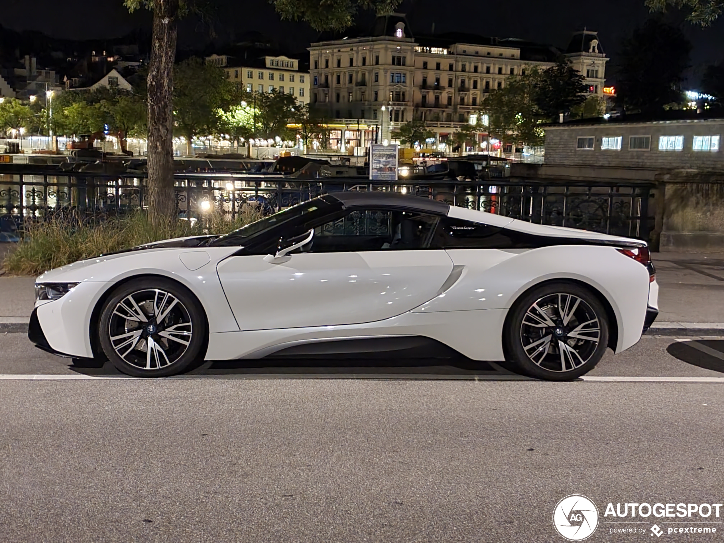 BMW i8 Roadster