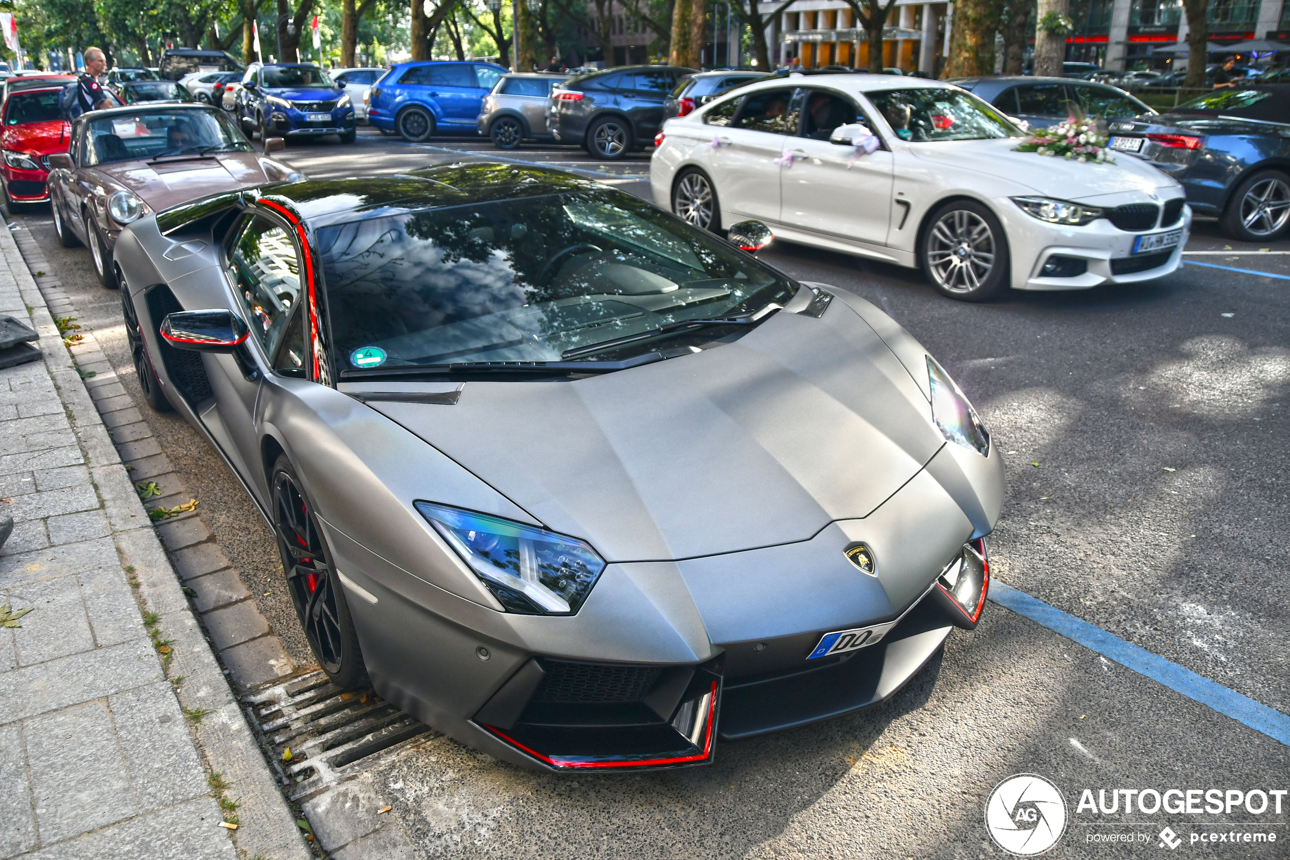 Lamborghini Aventador LP700-4 Roadster Pirelli Edition