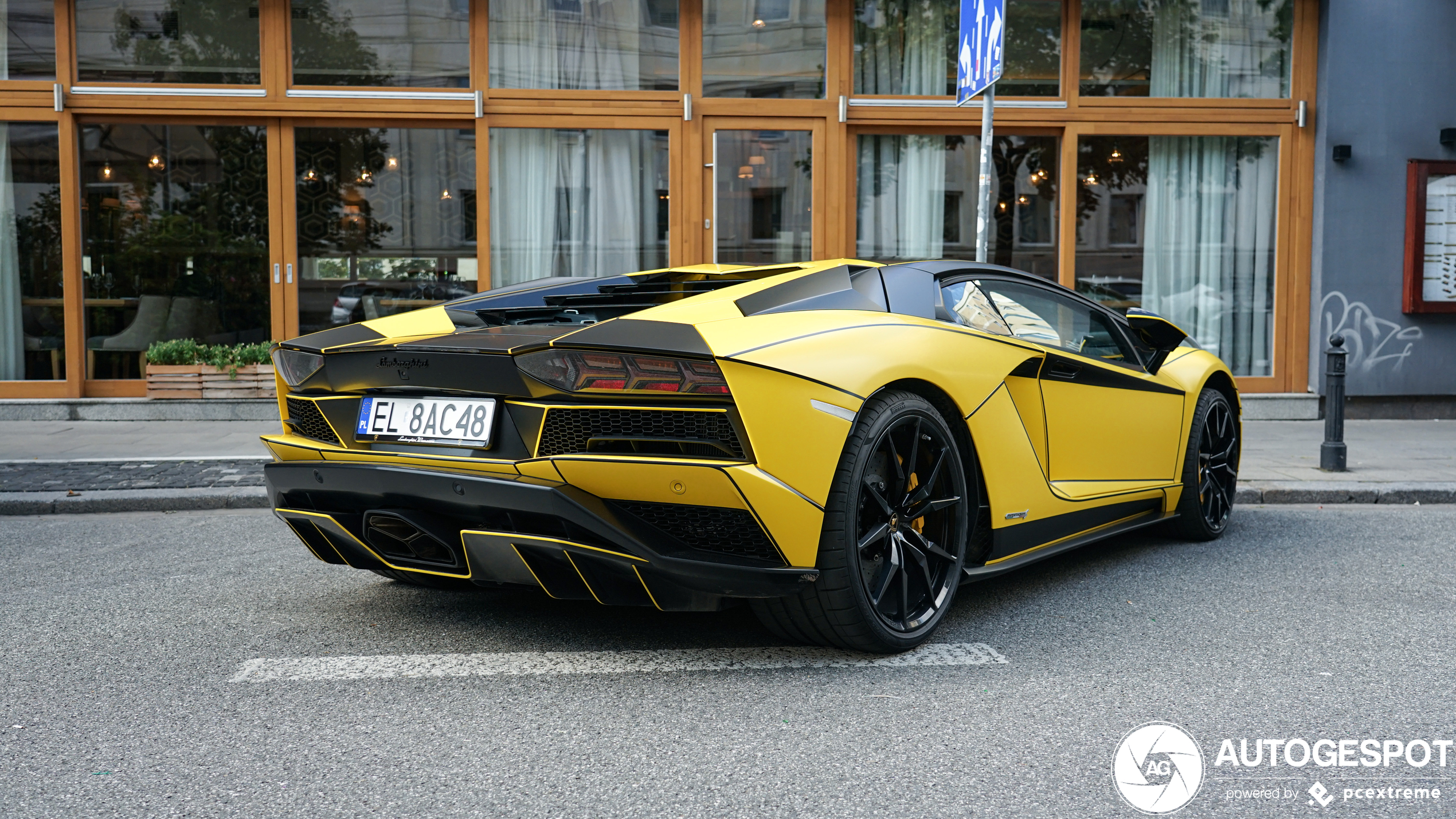 Lamborghini Aventador S LP740-4