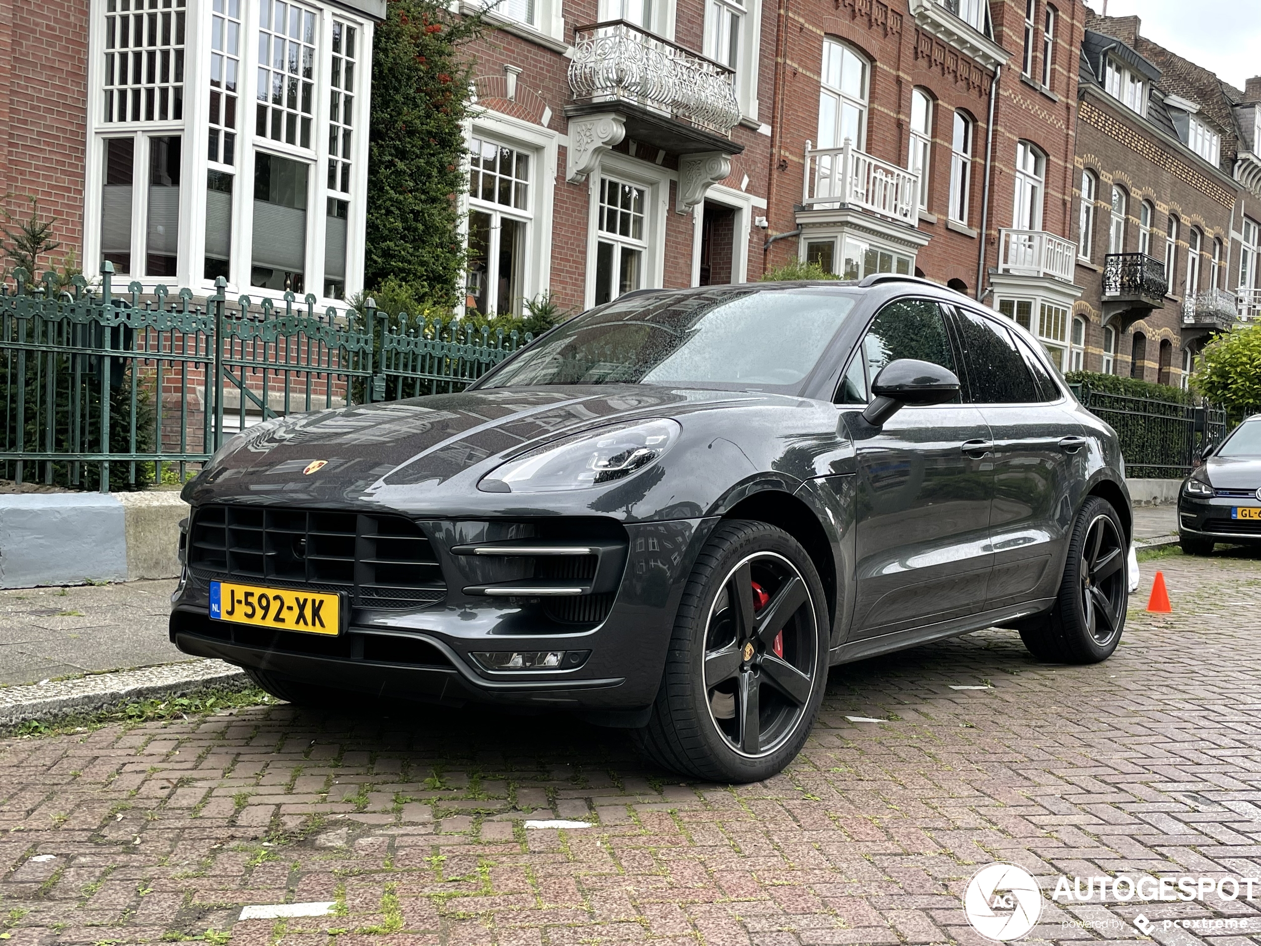 Porsche 95B Macan Turbo