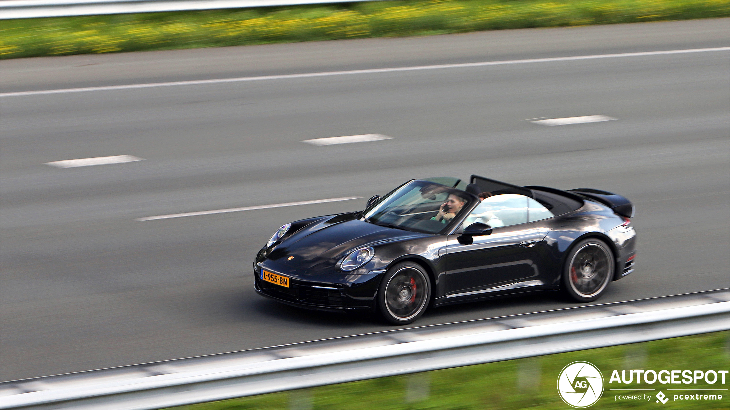 Porsche 992 Carrera 4S Cabriolet