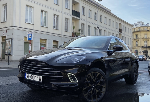 Aston Martin DBX