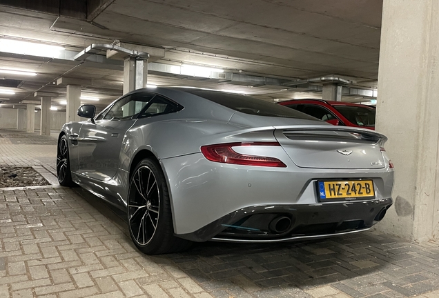 Aston Martin Vanquish 2013