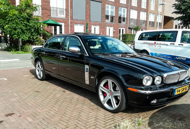 Jaguar Super V8 Portfolio