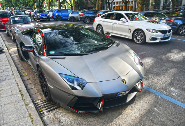 Lamborghini Aventador LP700-4 Roadster Pirelli Edition