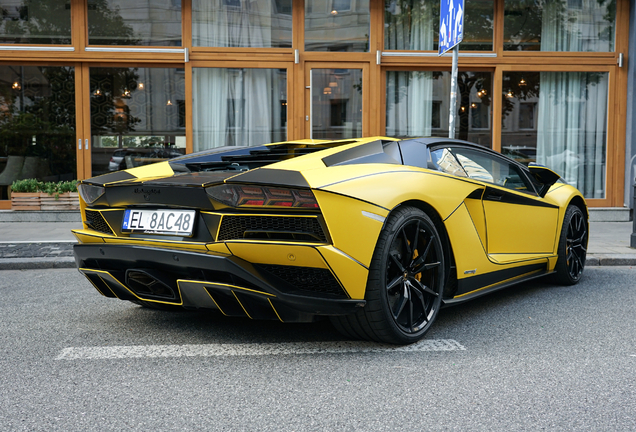 Lamborghini Aventador S LP740-4