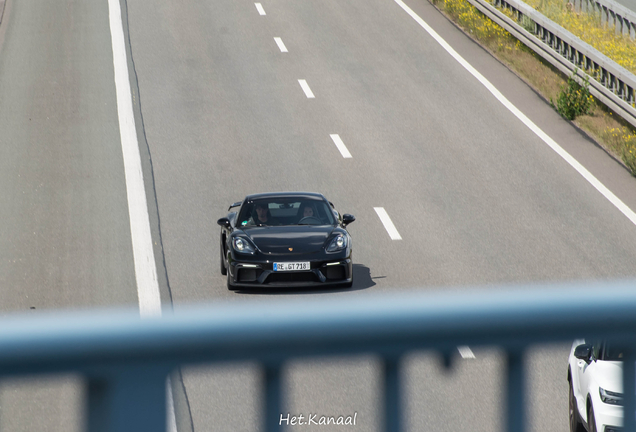 Porsche 718 Cayman GT4