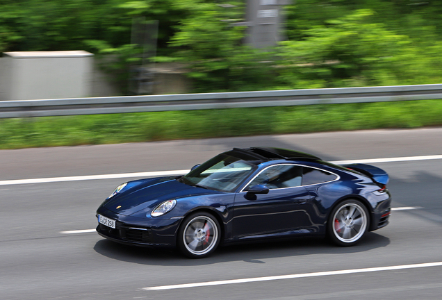 Porsche 992 Carrera 4S