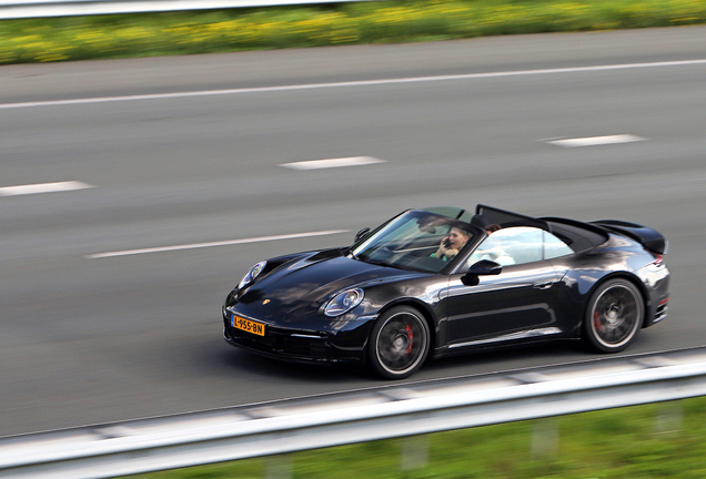 Porsche 992 Carrera 4S Cabriolet