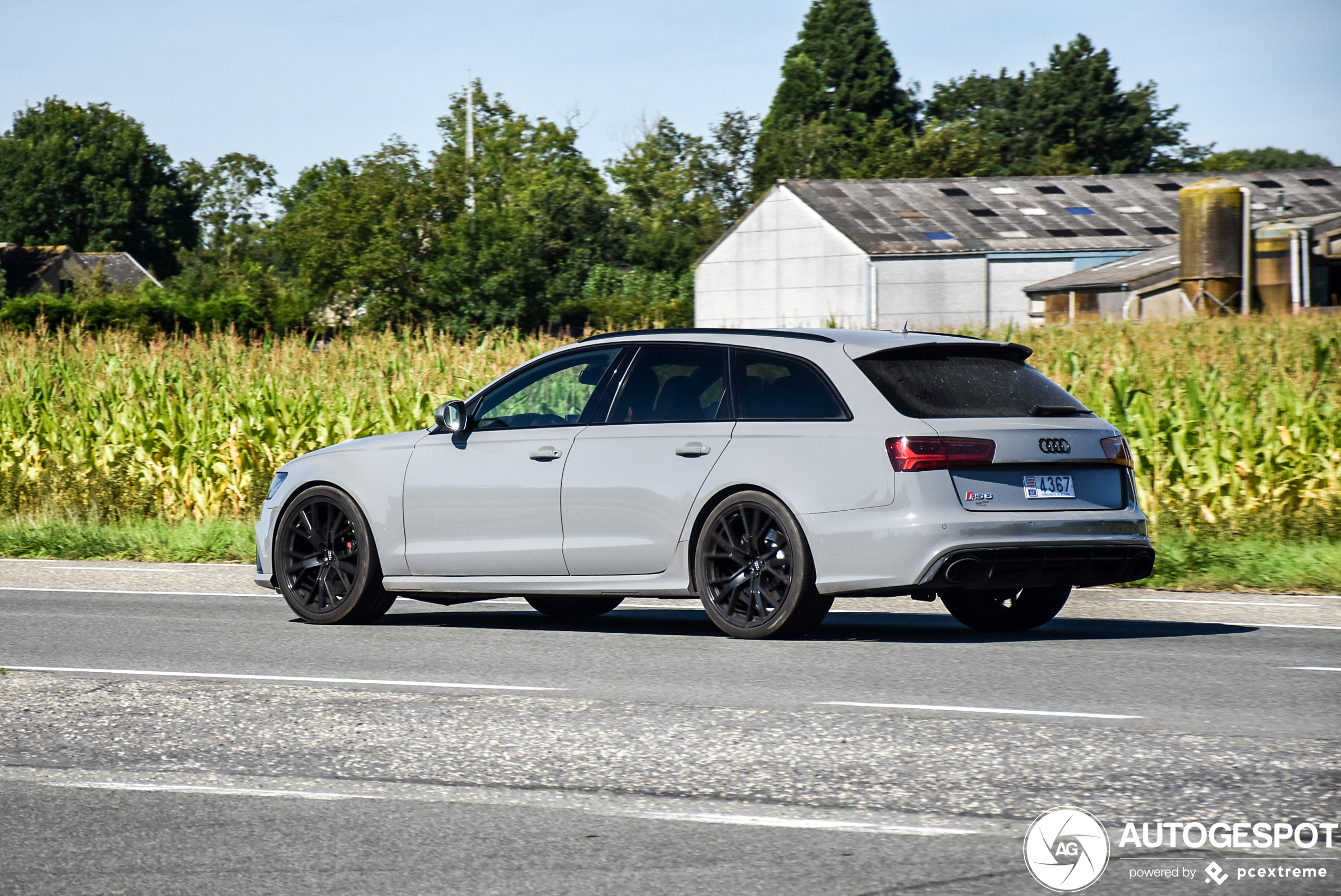 Audi RS6 Avant C7 2015