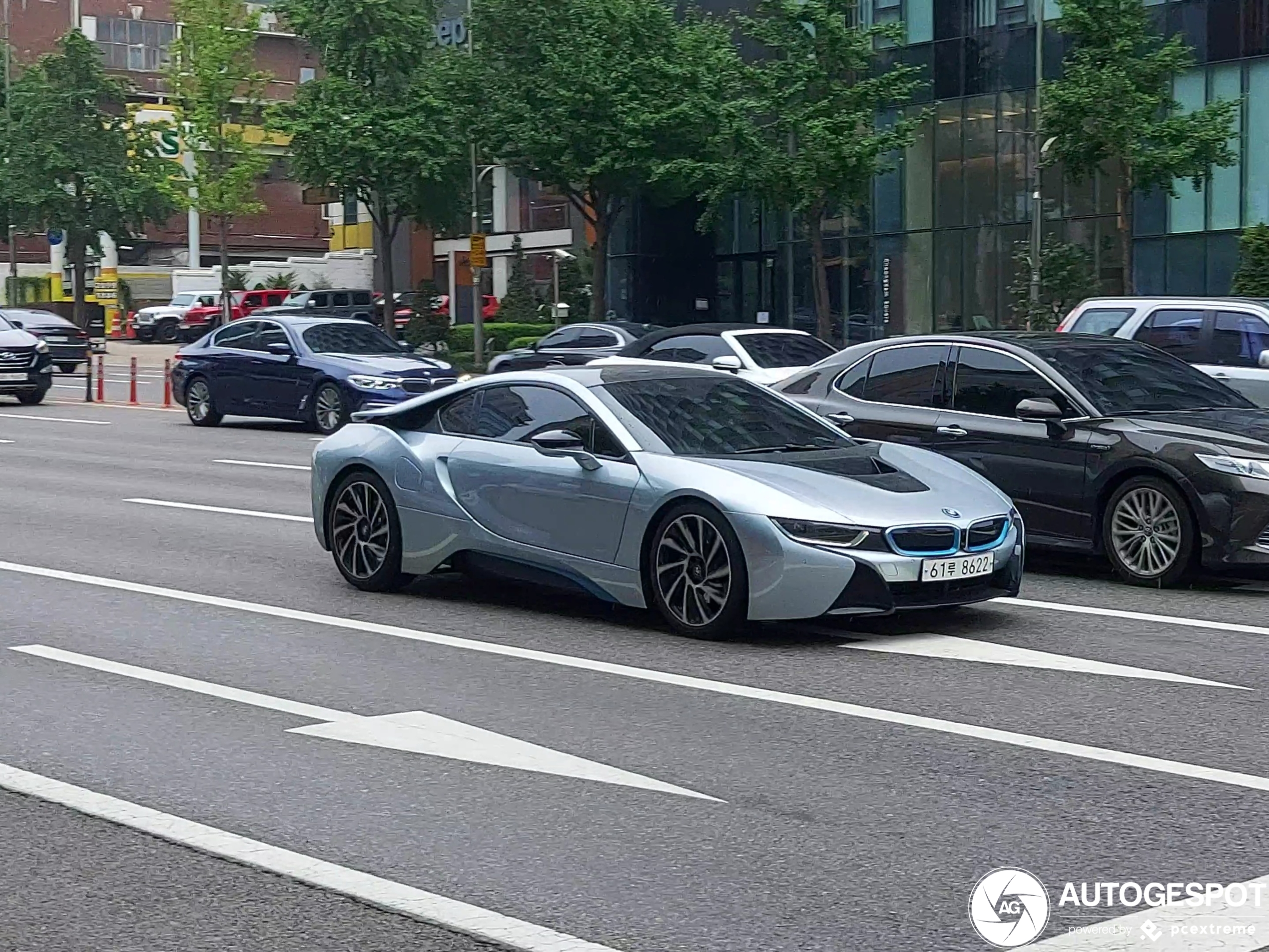 BMW i8