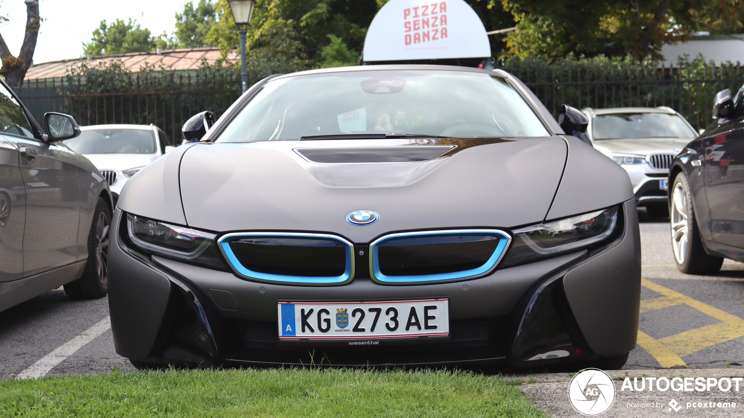 BMW i8