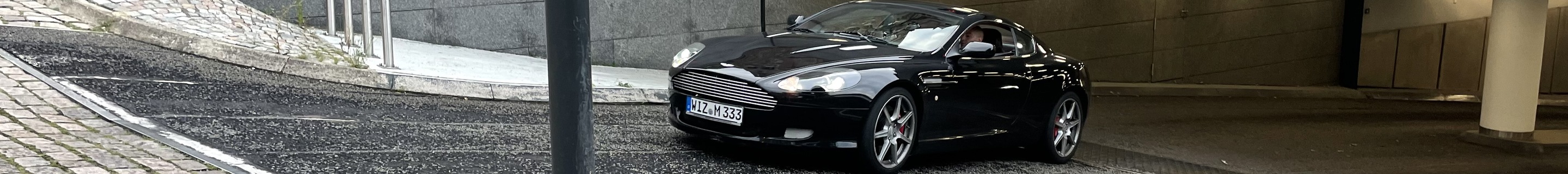 Aston Martin DB9