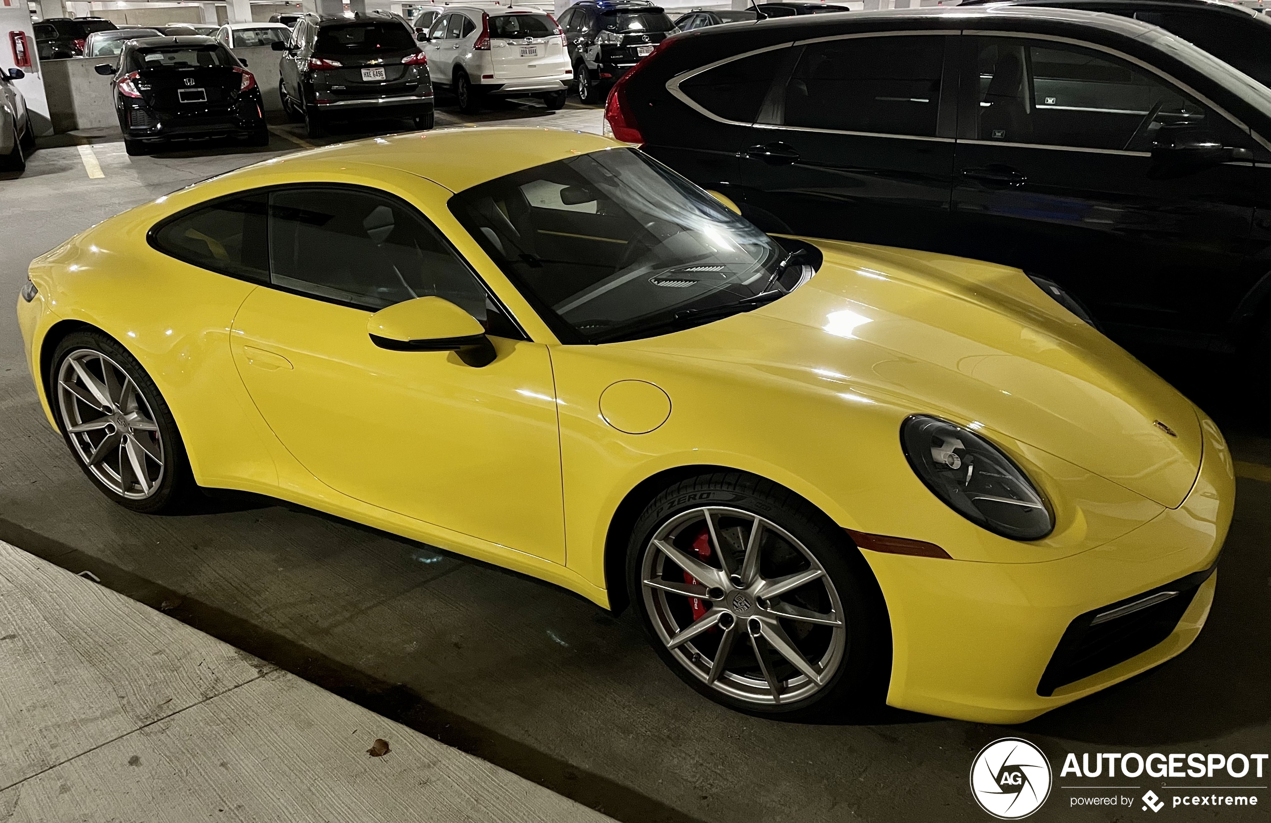 Porsche 992 Carrera 4S