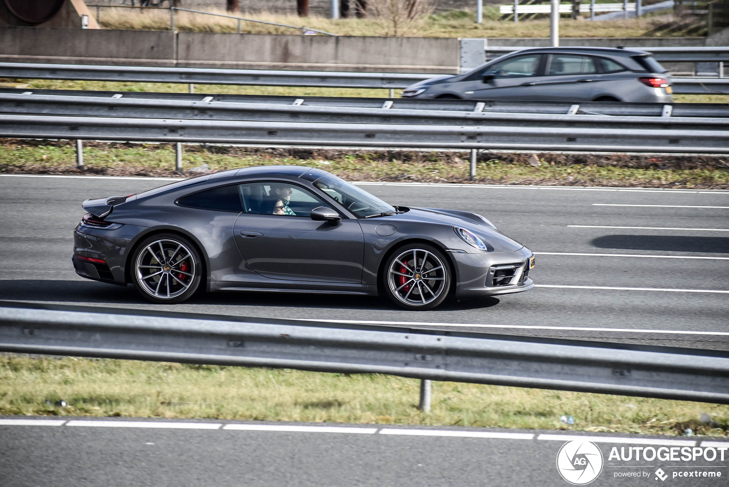 Porsche 992 Carrera 4S