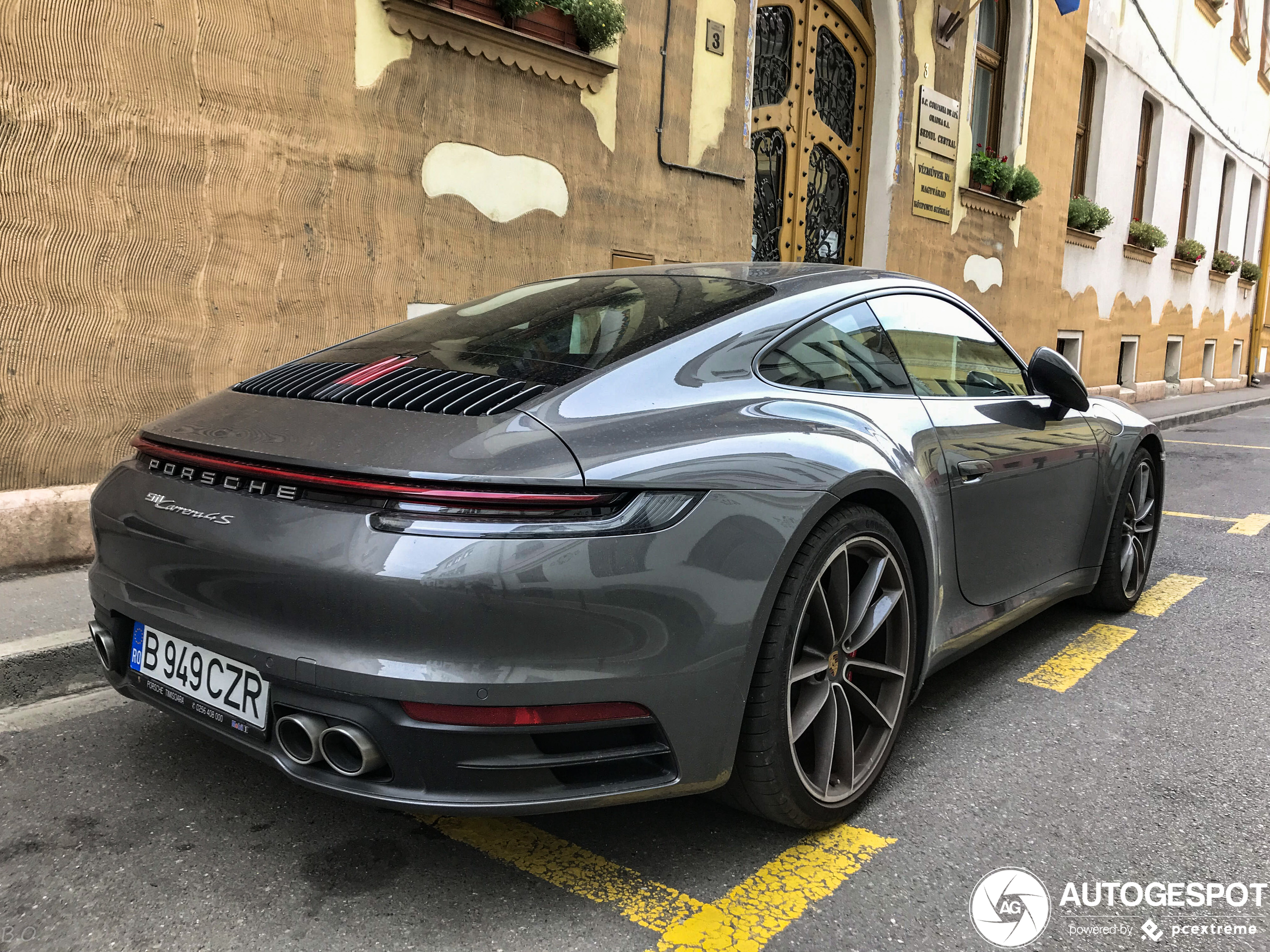 Porsche 992 Carrera 4S