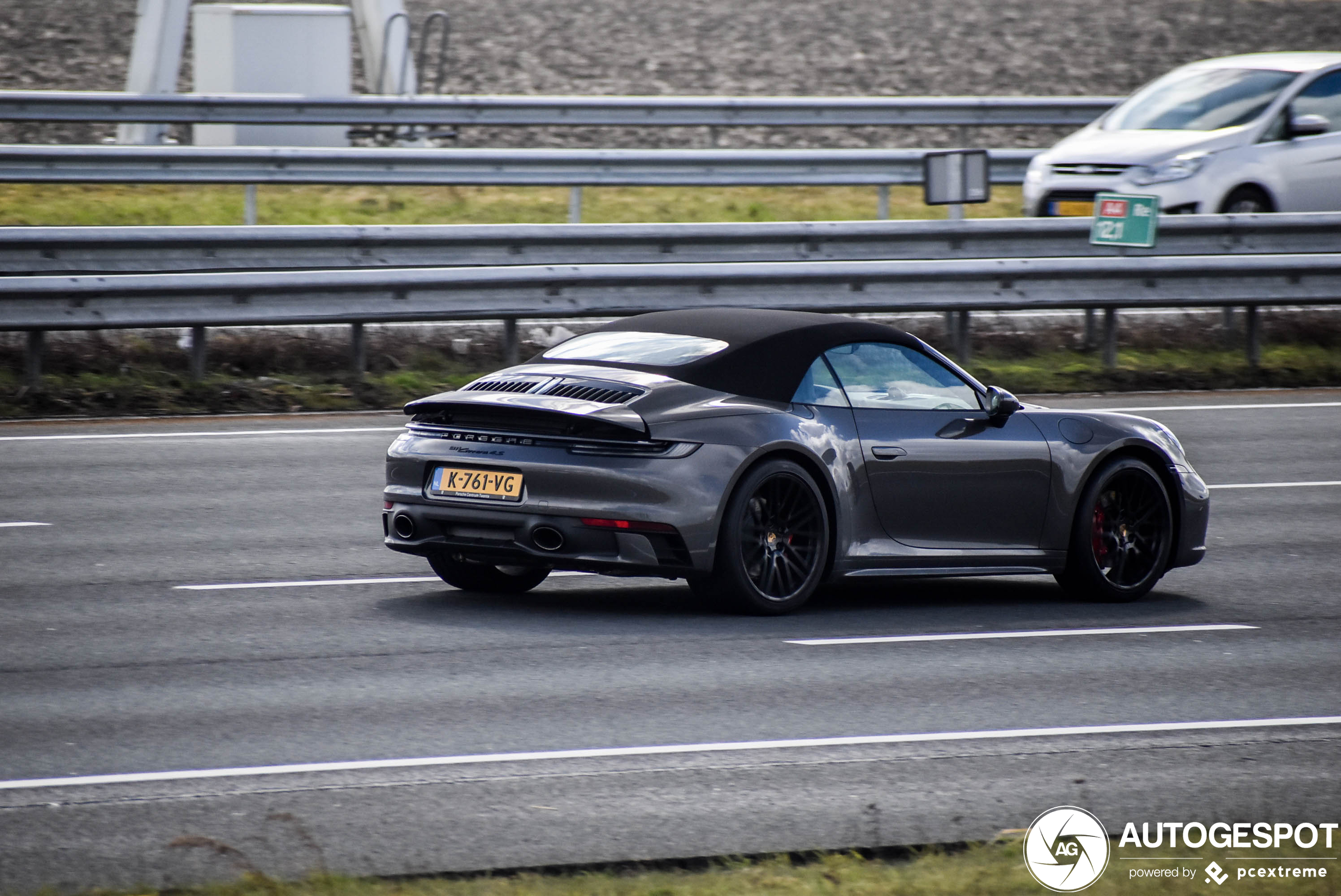 Porsche 992 Carrera 4S Cabriolet