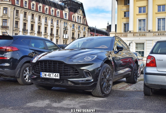 Aston Martin DBX