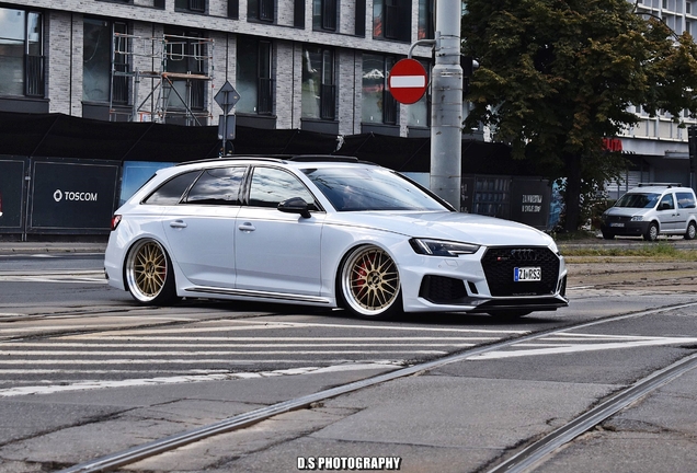 Audi RS4 Avant B9