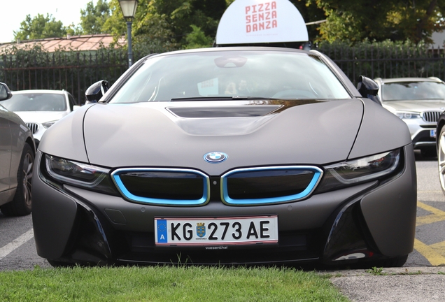 BMW i8