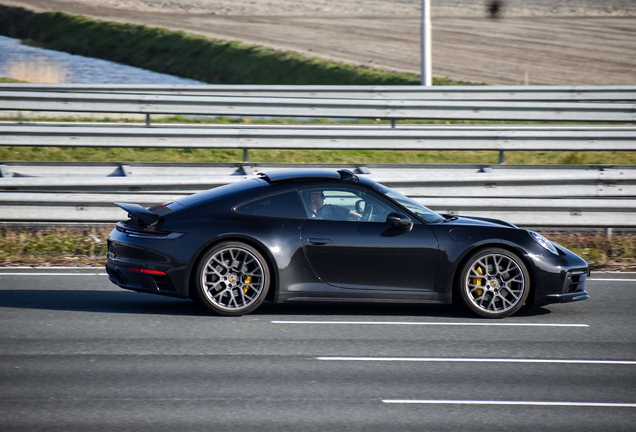 Porsche 992 Carrera 4S