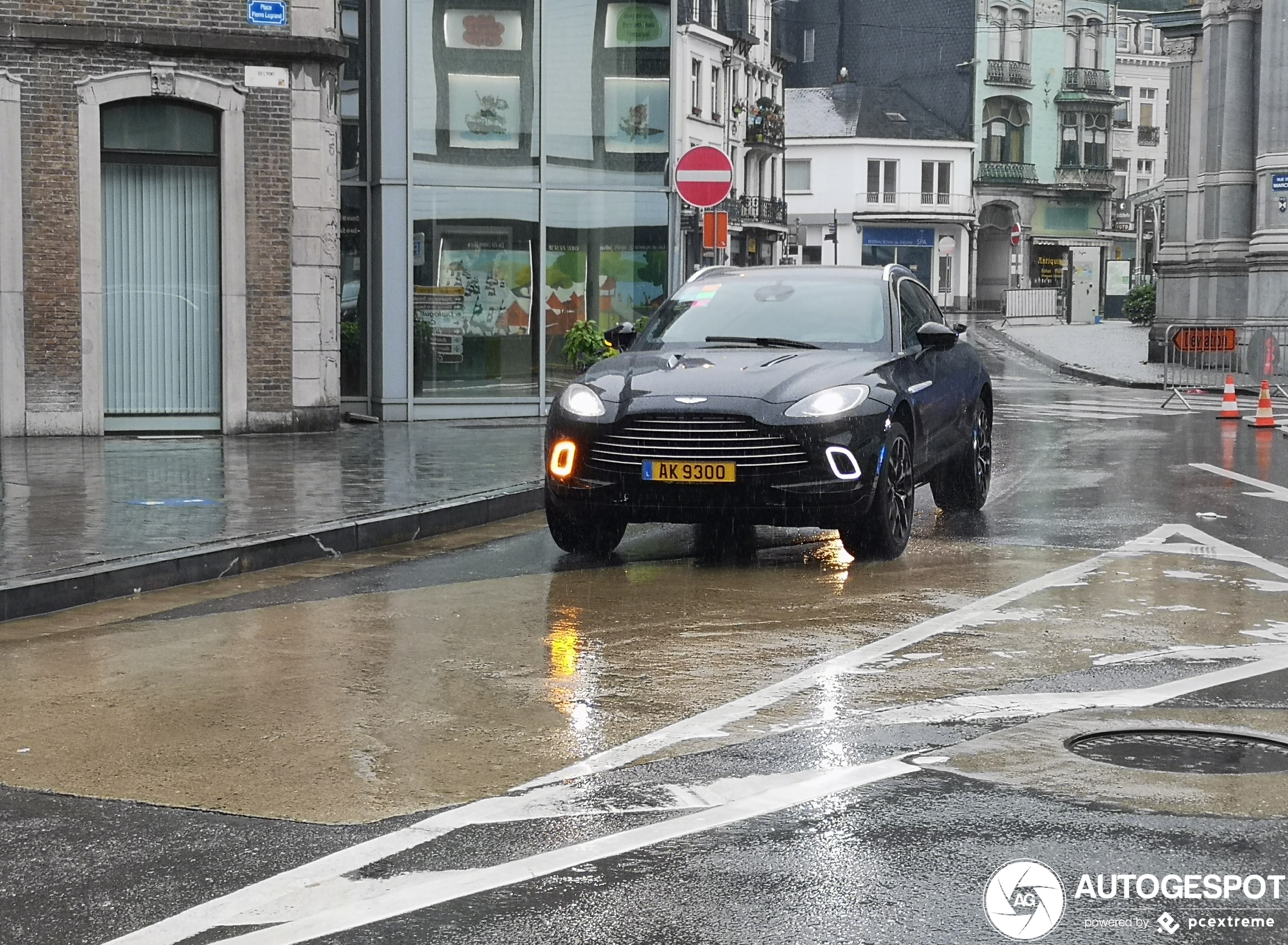 Aston Martin DBX