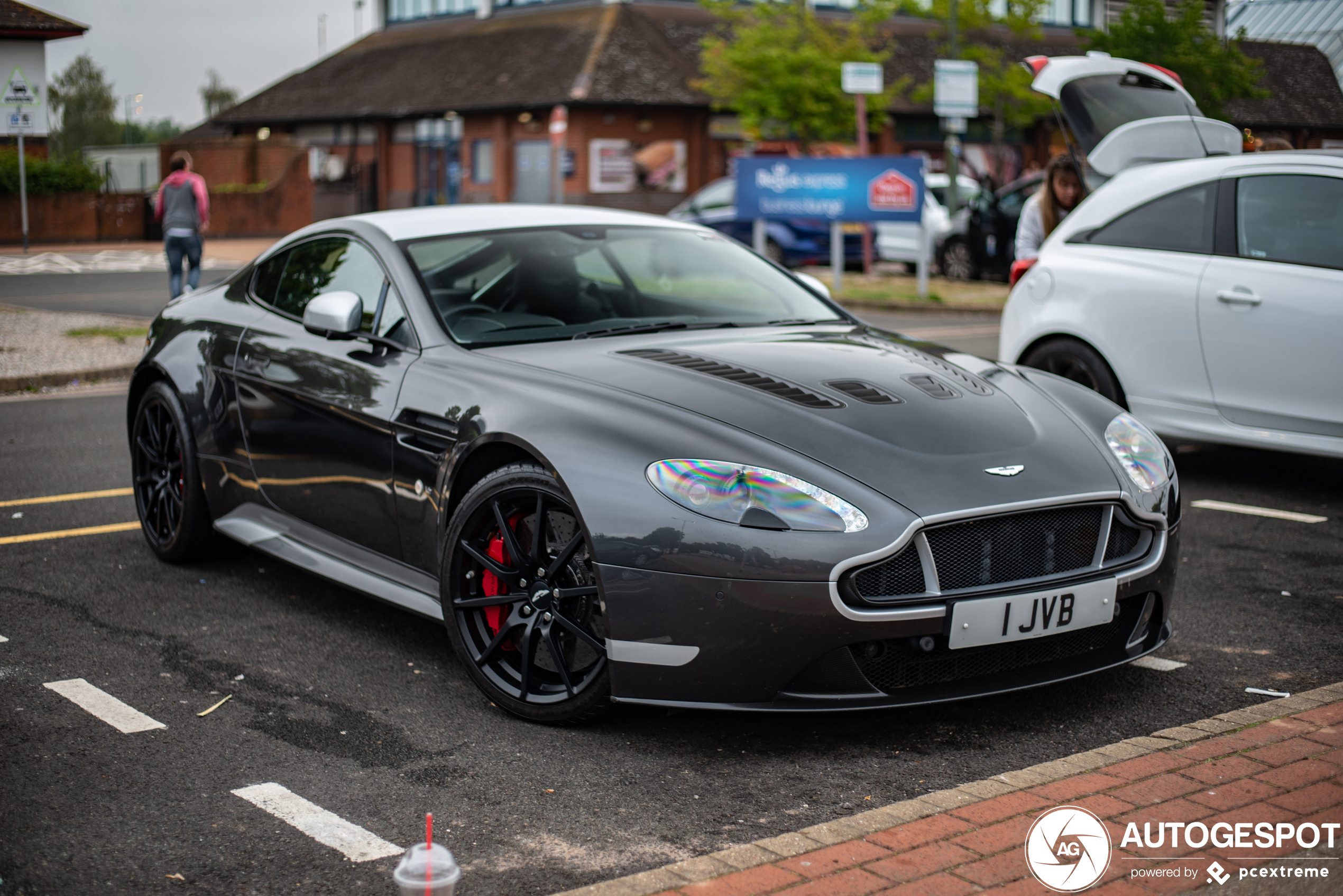 Aston Martin V12 Vantage S