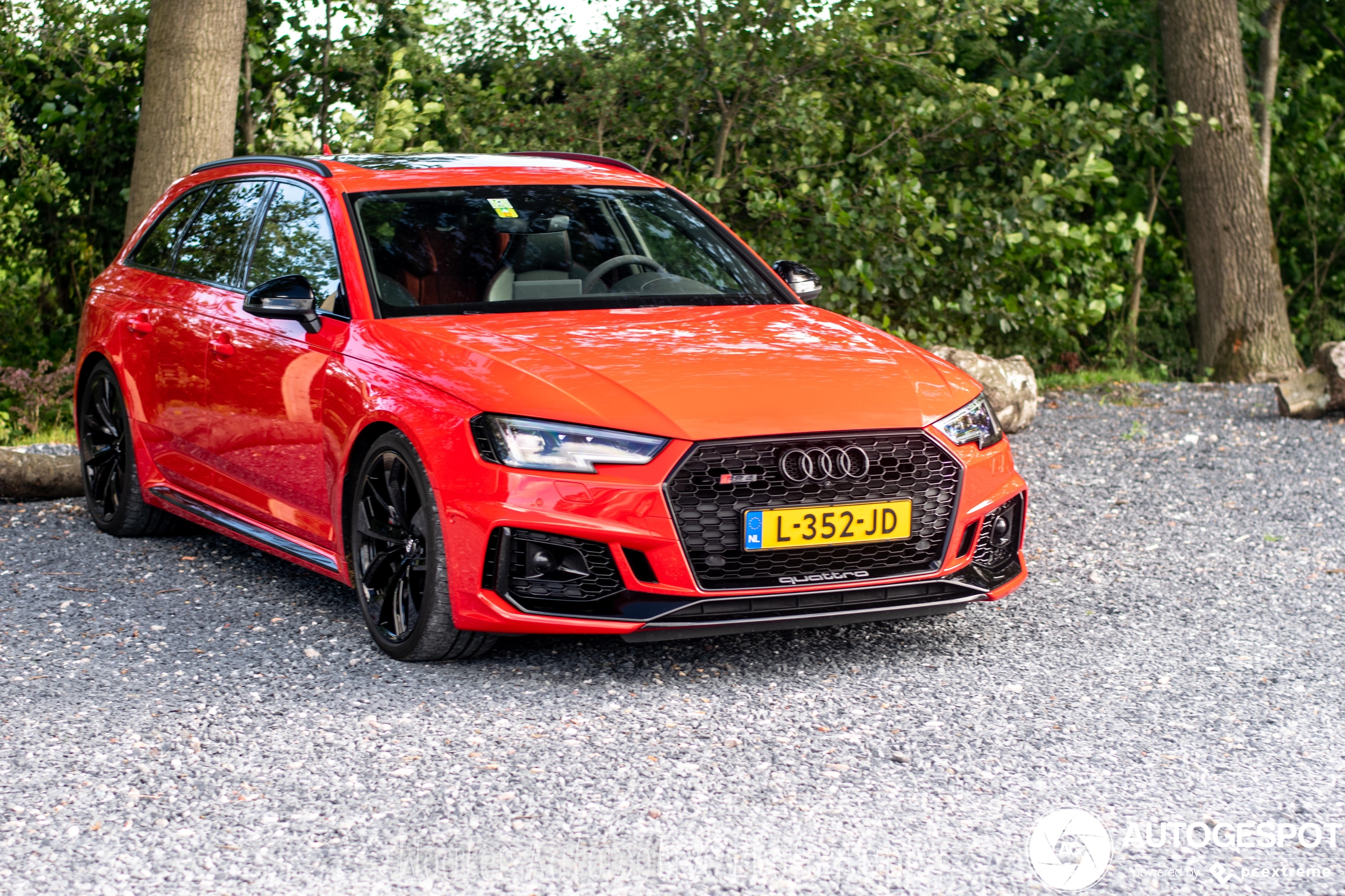 Audi RS4 Avant B9