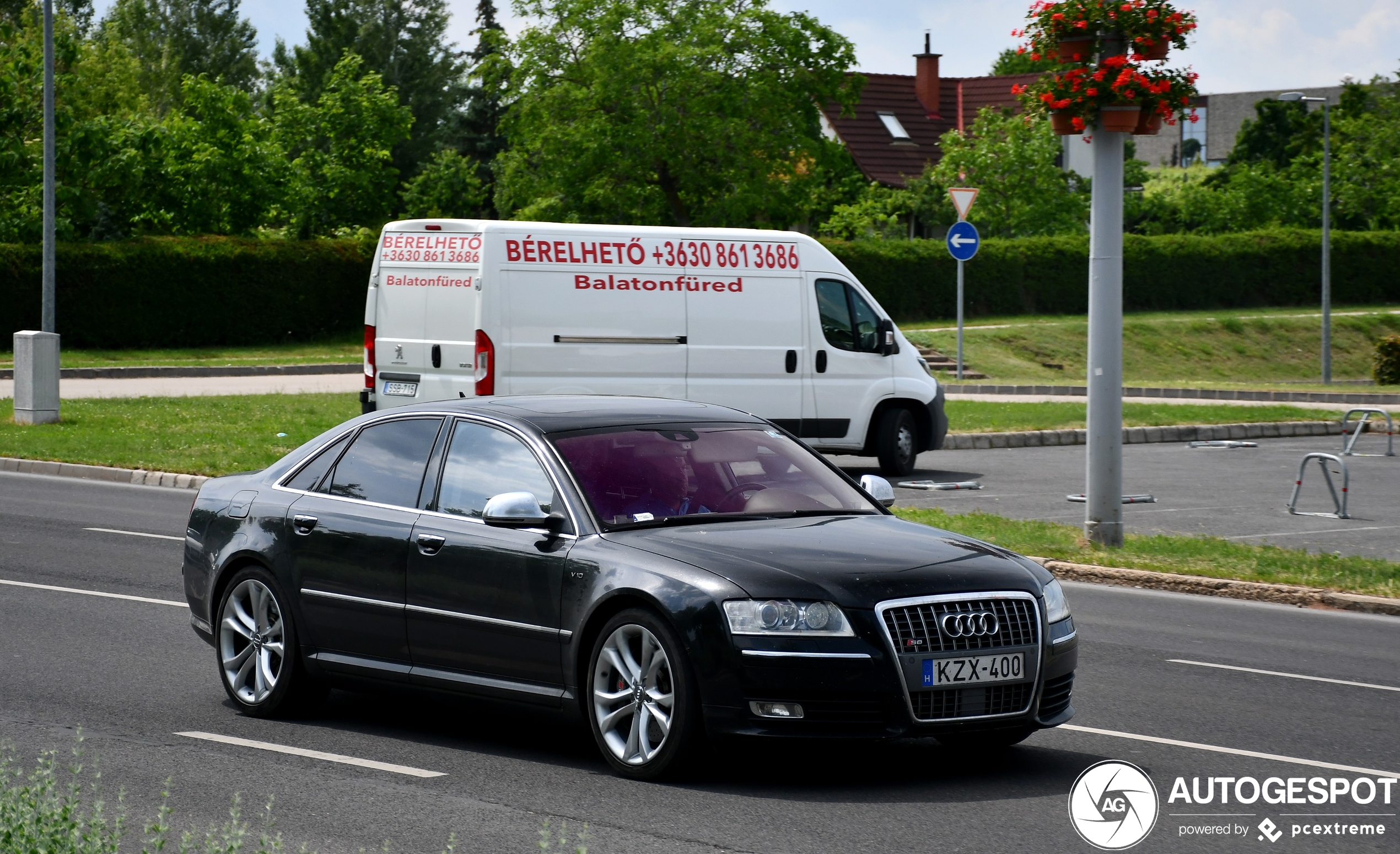 Audi S8 D3