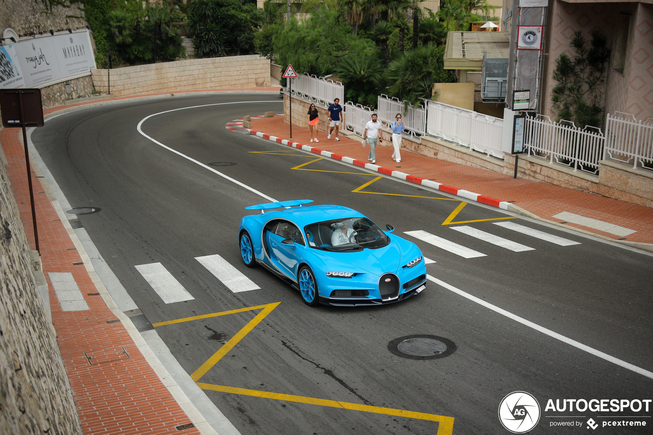 Monaco levert weer twee nieuwe Bugatti Chirons
