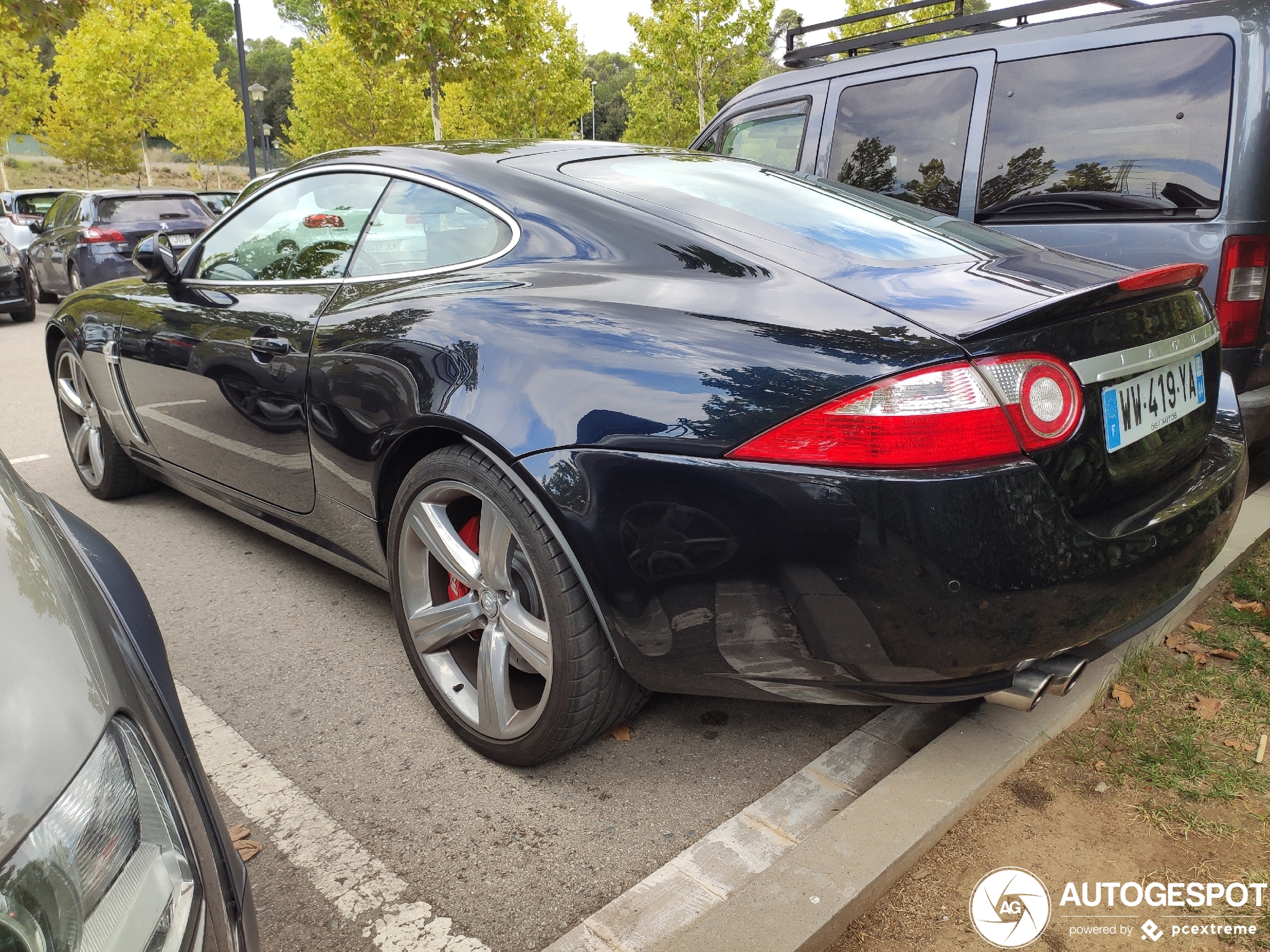 Jaguar XKR Portfolio