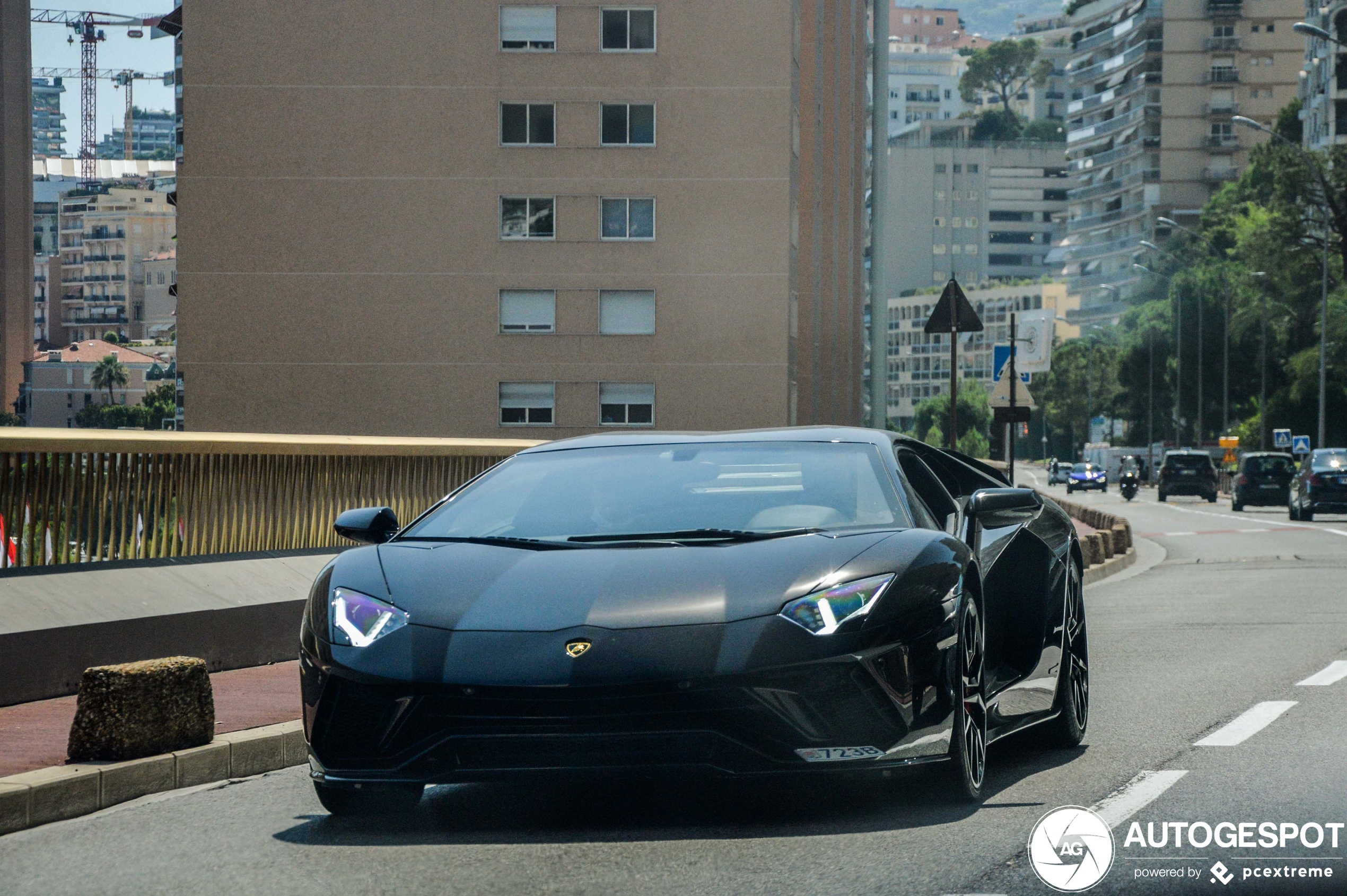 Lamborghini Aventador S LP740-4