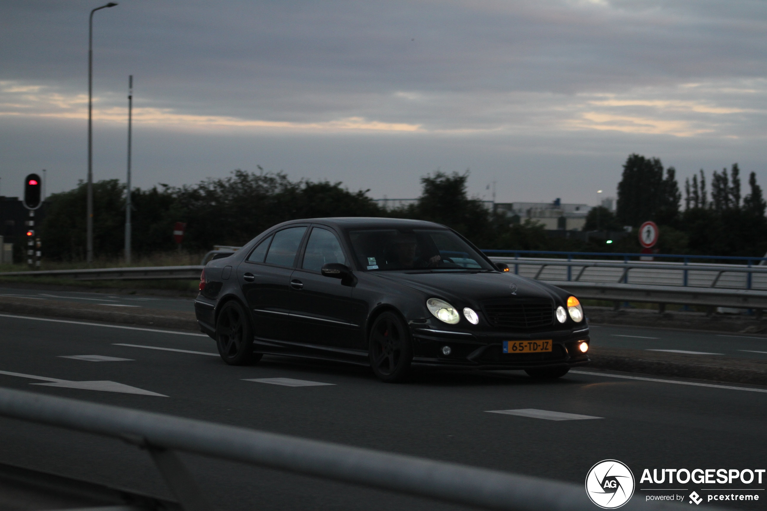 Mercedes-Benz E 55 AMG