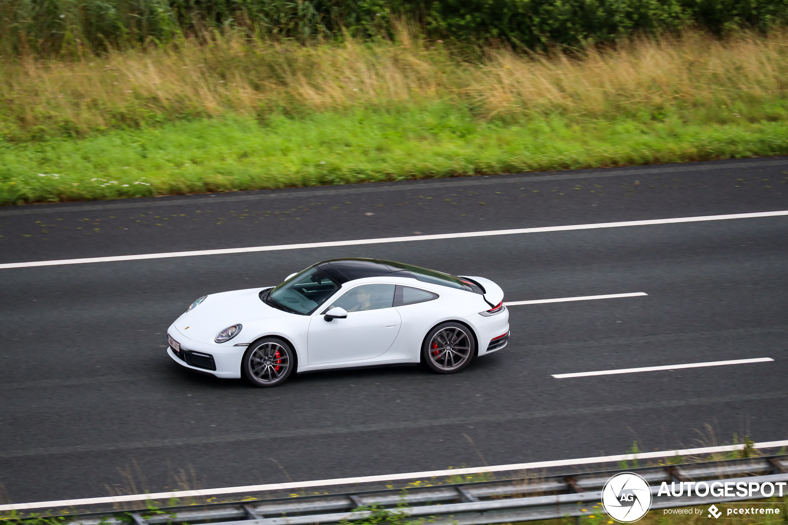 Porsche 992 Carrera 4S