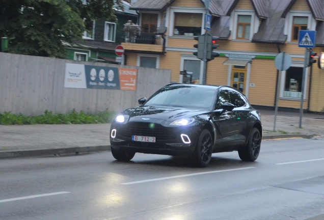 Aston Martin DBX