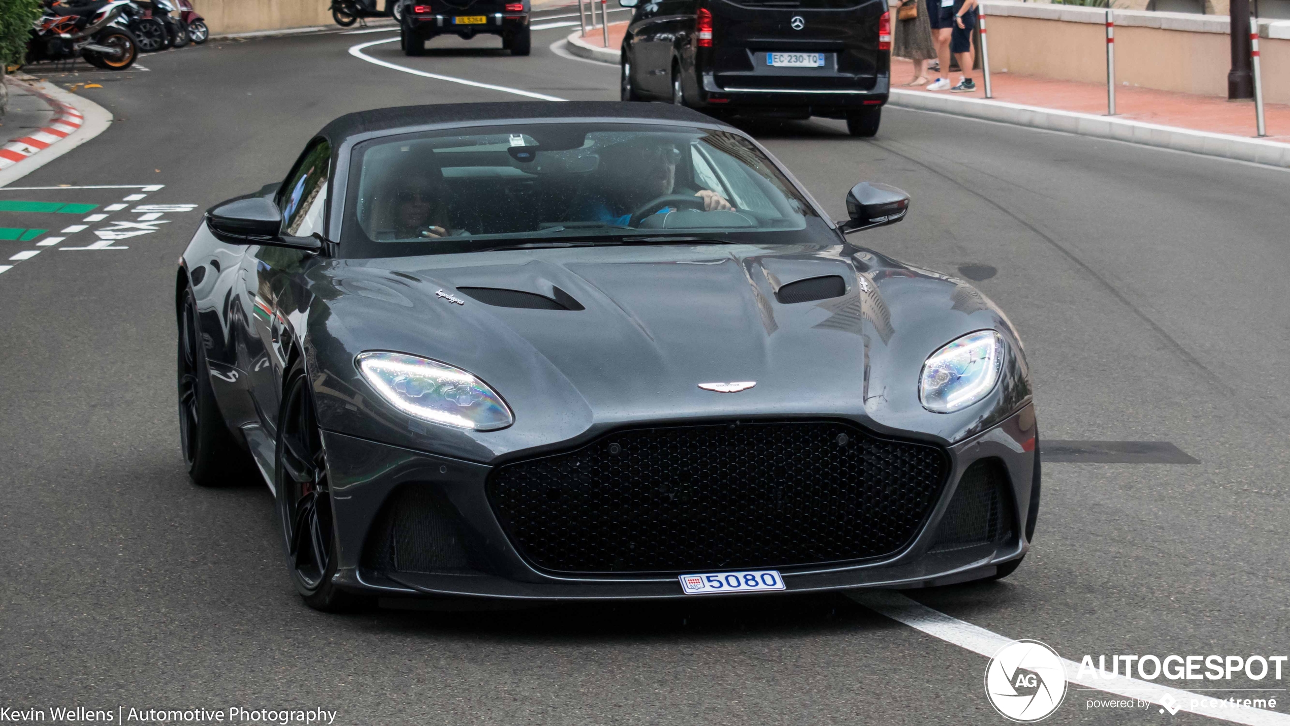 Aston Martin DBS Superleggera Volante