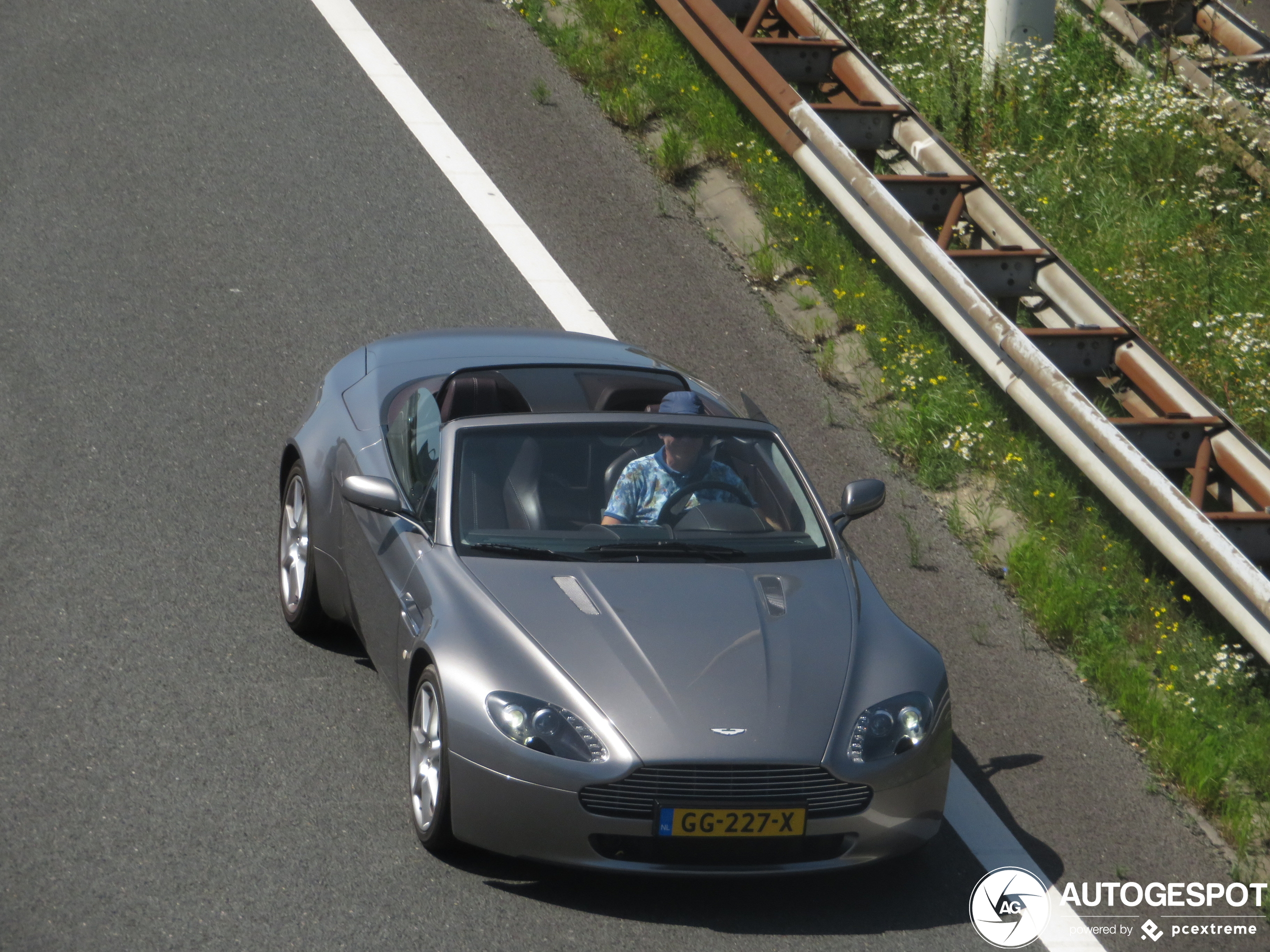 Aston Martin V8 Vantage Roadster