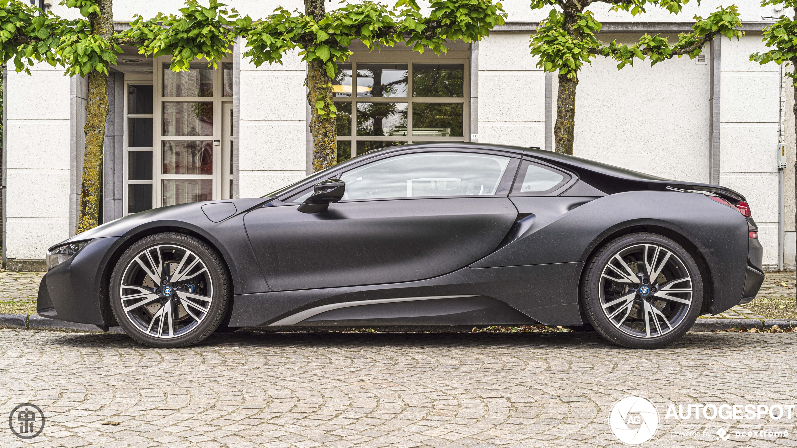 BMW i8 Protonic Frozen Black Edition