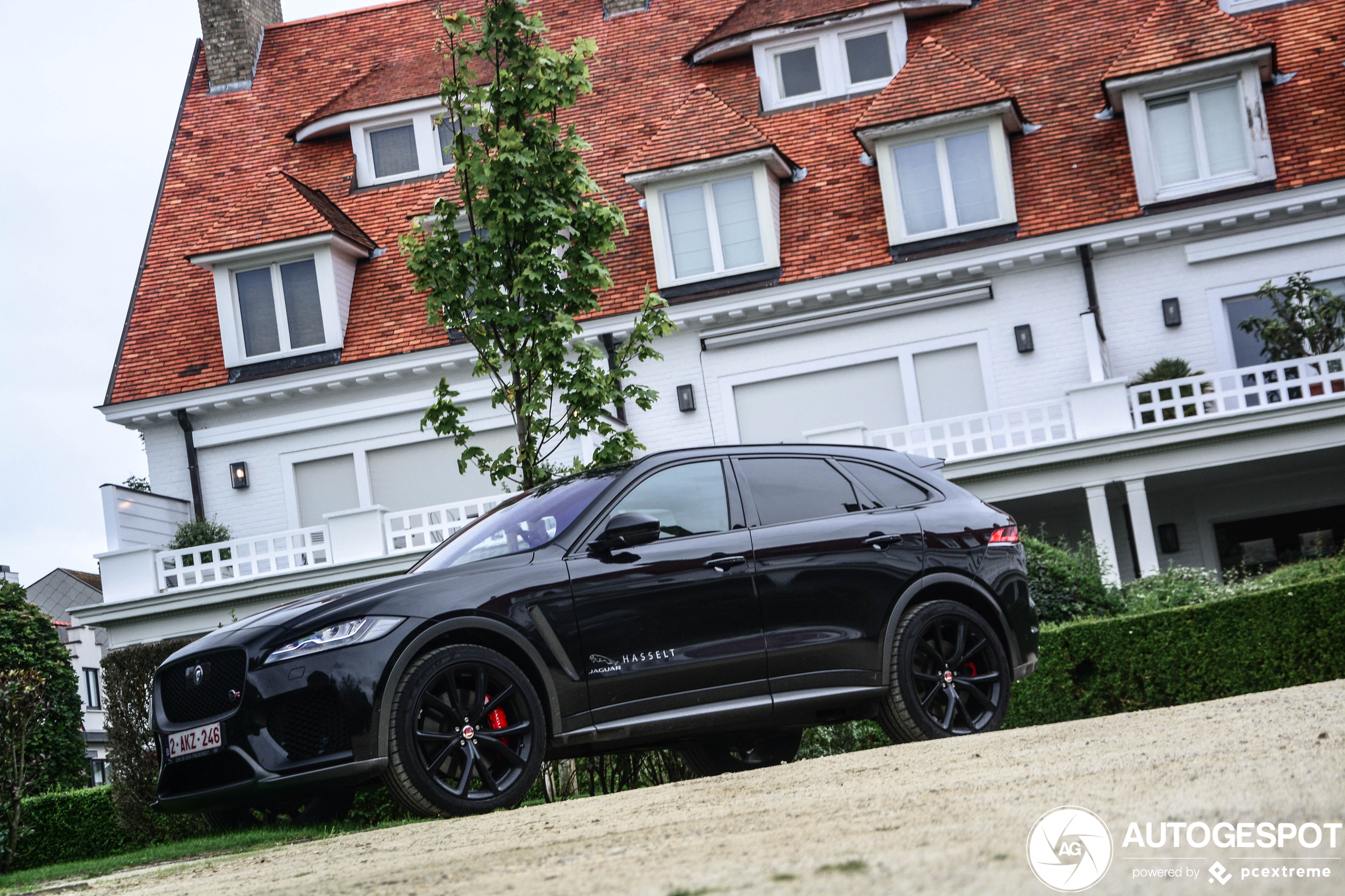 Jaguar F-PACE SVR